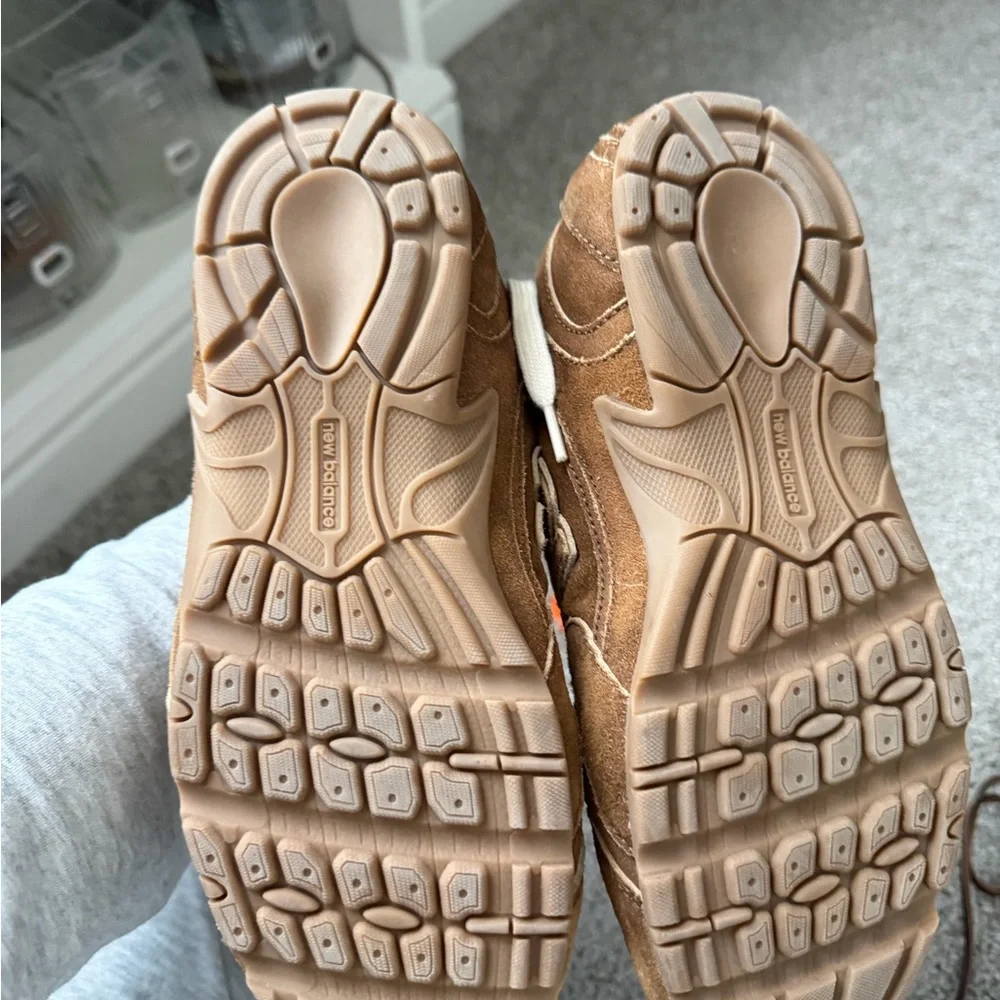 Miu Miu Brown Suede New Balance sneakers - Picture 6 of 9